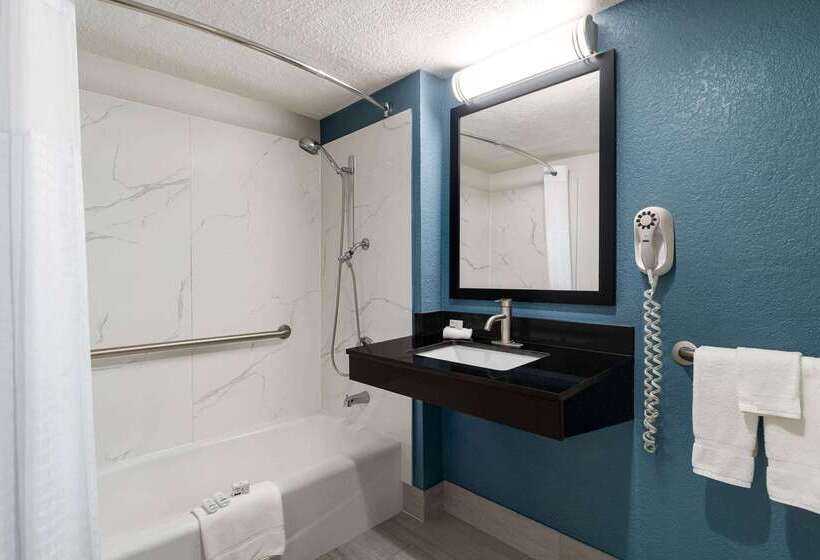 ホテル La Quinta Inn By Wyndham Victoria