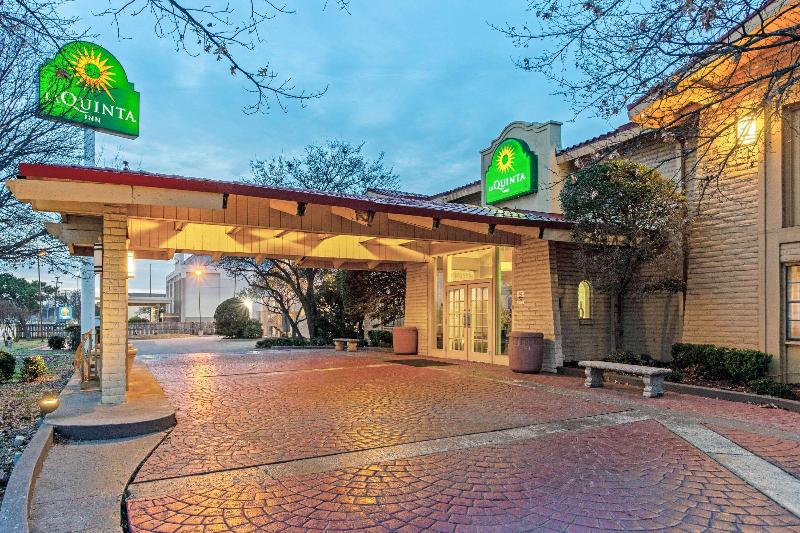 בית מלון כפרי La Quinta Inn By Wyndham Wichita Falls