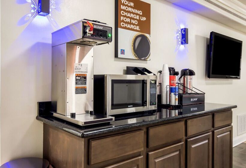 Motel 6 North Little Rock, Ar   Mccain