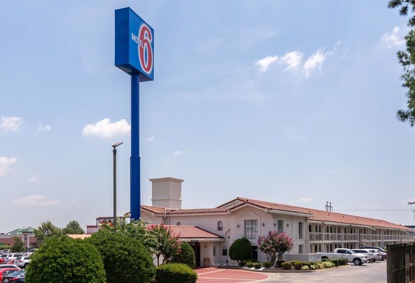 Motel 6 North Little Rock, Ar   Mccain
