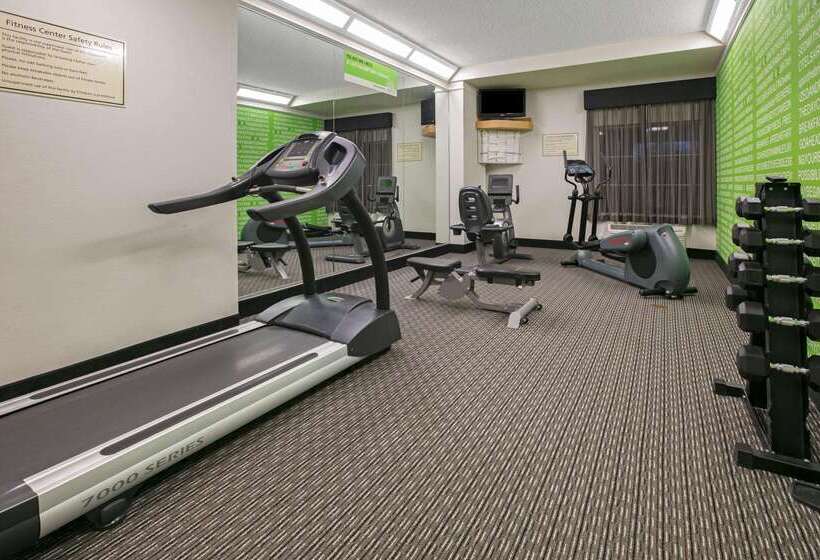 호텔 La Quinta By Wyndham Dfw Airport South / Irving