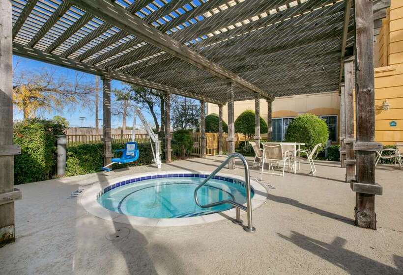 호텔 La Quinta By Wyndham Dfw Airport South / Irving