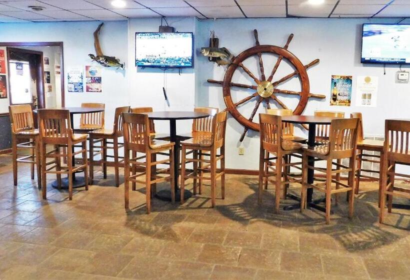 فندق Lakeview Inn