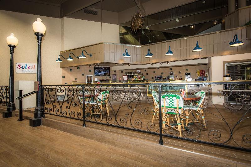 בית מלון כפרי Lodge Of Four Seasons Golf Resort, Marina & Spa