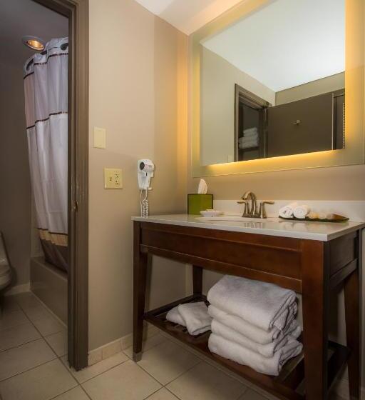 בית מלון כפרי Lodge Of Four Seasons Golf Resort, Marina & Spa
