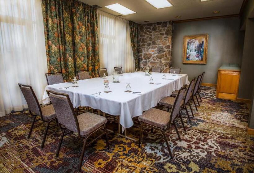 בית מלון כפרי Lodge Of Four Seasons Golf Resort, Marina & Spa