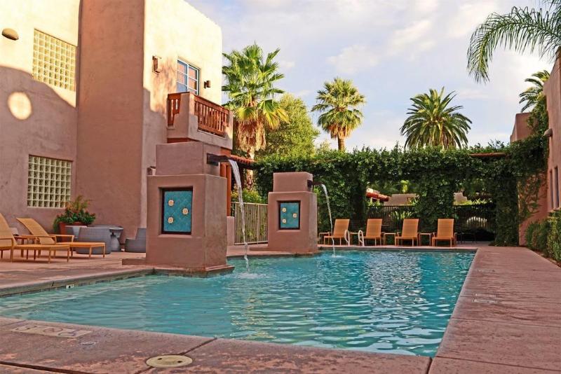 בית מלון כפרי Lodge On The Desert