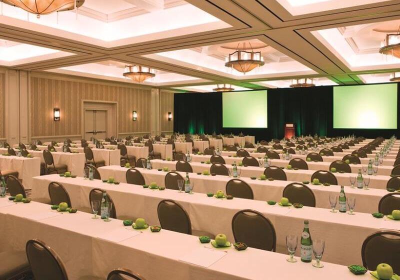 Отель Regent Santa Monica Beach