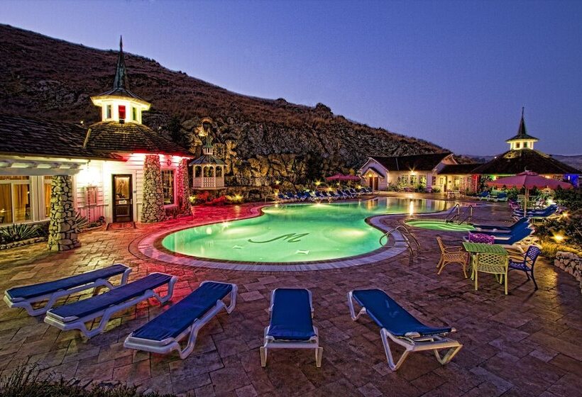 فندق Madonna Inn