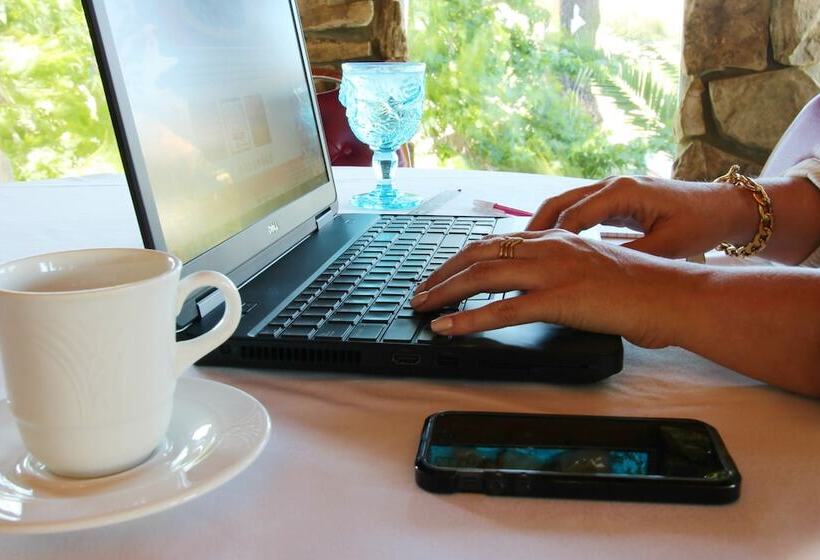 בית מלון כפרי Madonna Inn