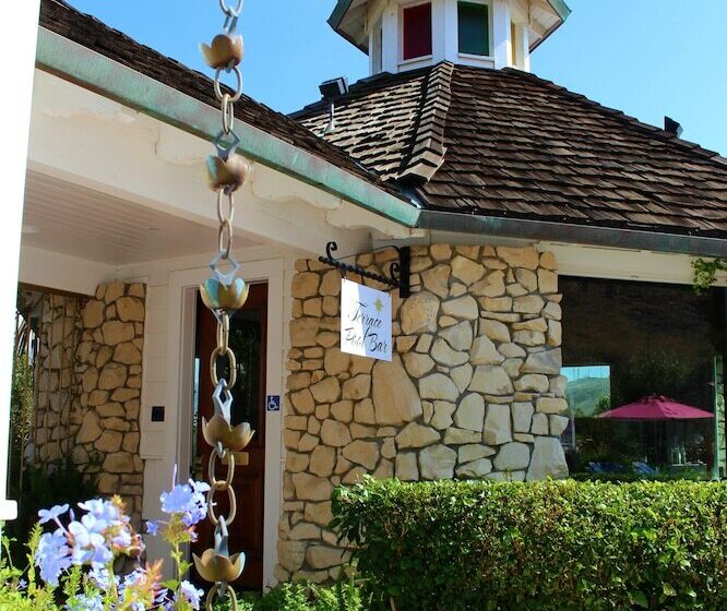 בית מלון כפרי Madonna Inn