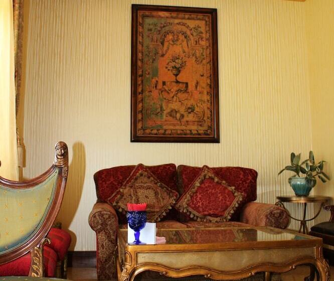 בית מלון כפרי Madonna Inn