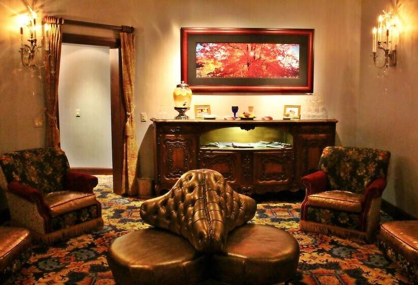 בית מלון כפרי Madonna Inn