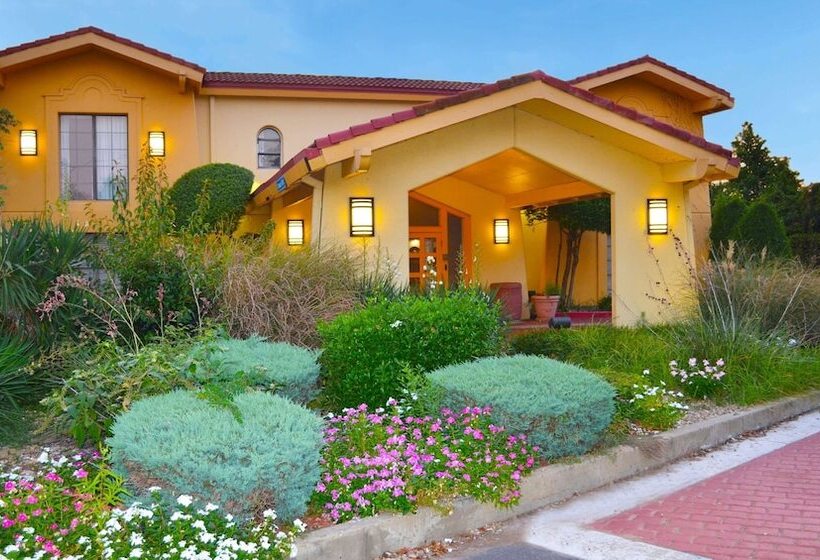 Magnuson Hotel Texarkana