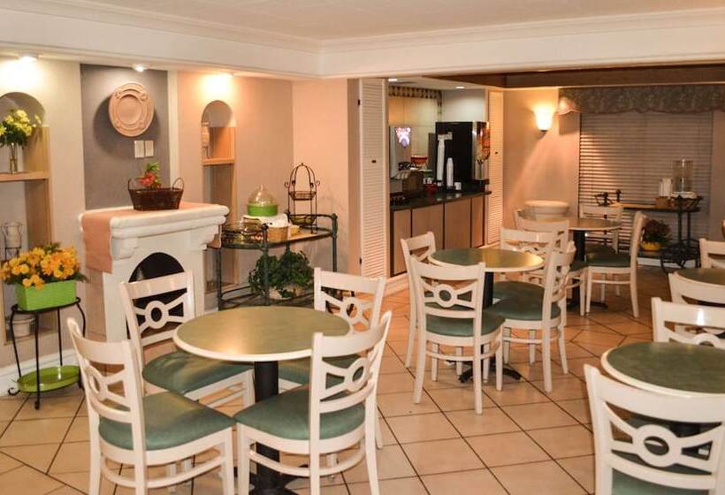 Magnuson Hotel Texarkana