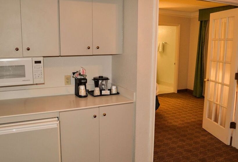 Magnuson Hotel Texarkana