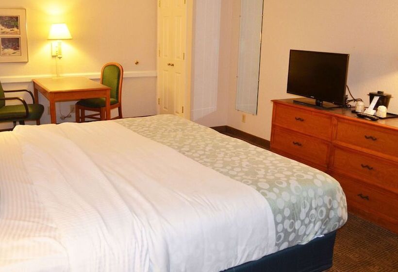 Magnuson Hotel Texarkana