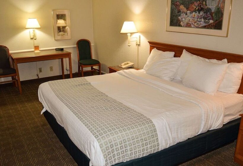 Magnuson Hotel Texarkana