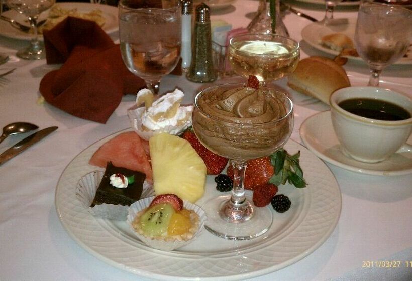 Отель Mariani's Inn