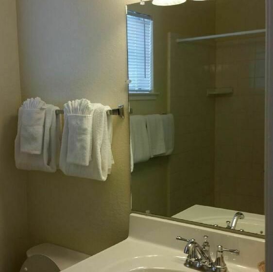 Отель Mariani's Inn