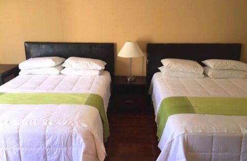 Отель Mariani's Inn