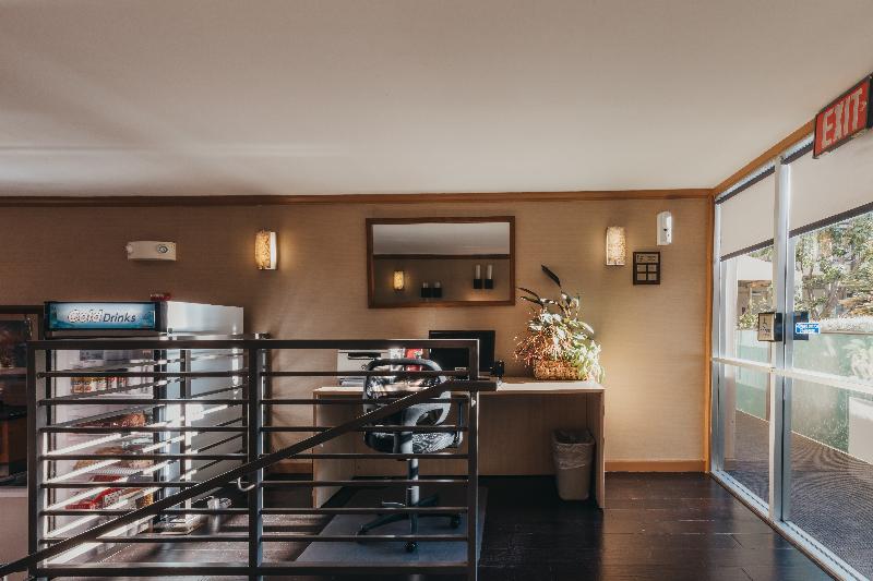 فندق Marin Suites