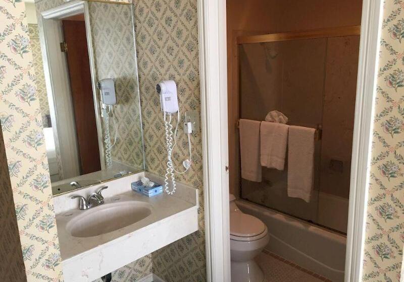 Отель Marina Inn