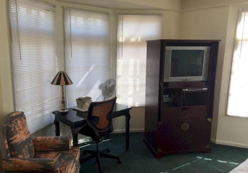 Отель Marina Inn