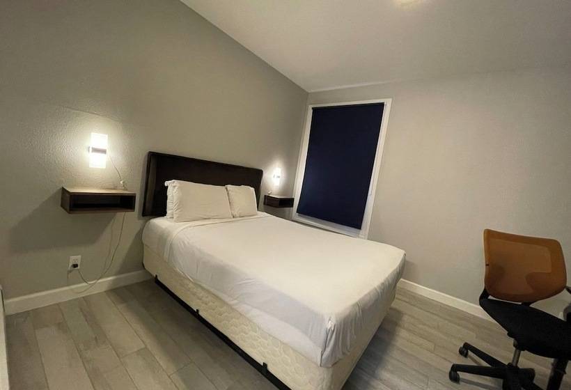 Отель Marina Inn