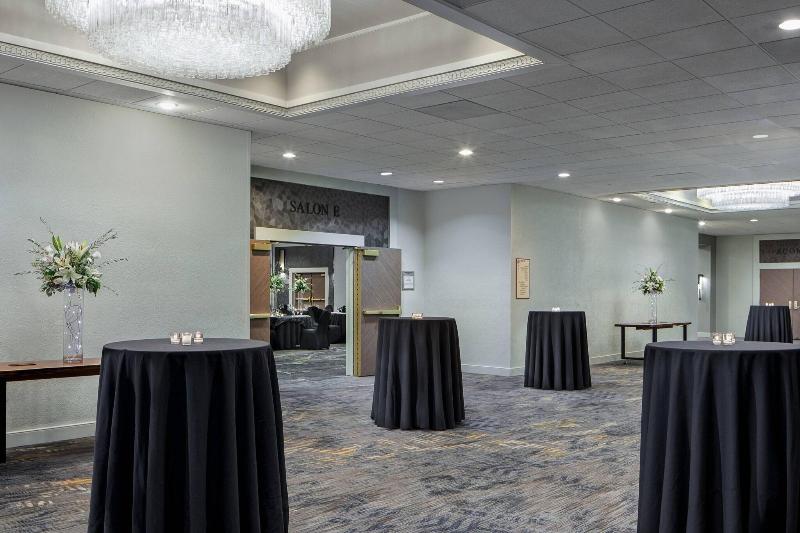 Отель Marriott Albuquerque