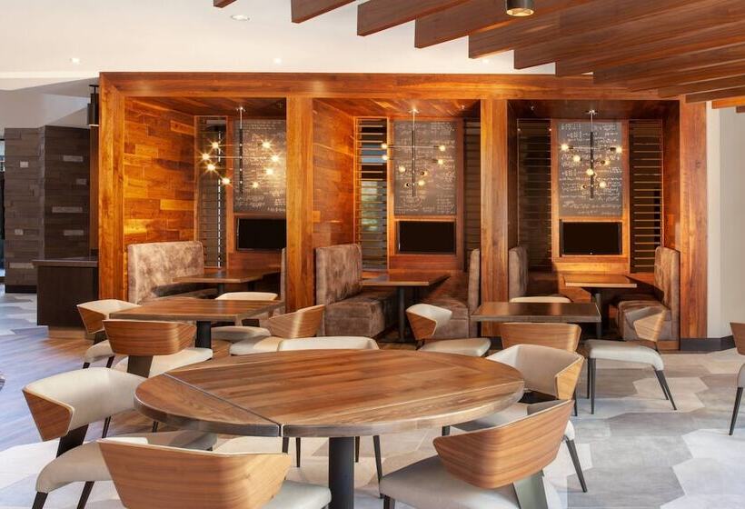 هتل Marriott Raleigh Durham Research Triangle Park