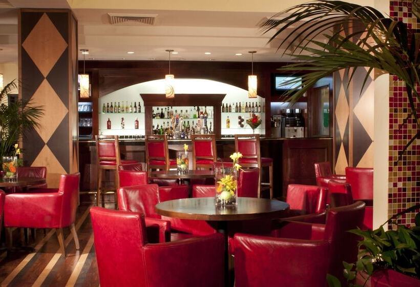 هتل Marriott Raleigh Durham Research Triangle Park