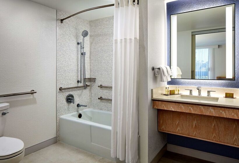 בית מלון כפרי Mdr Marina del Rey, a Doubletree by Hilton