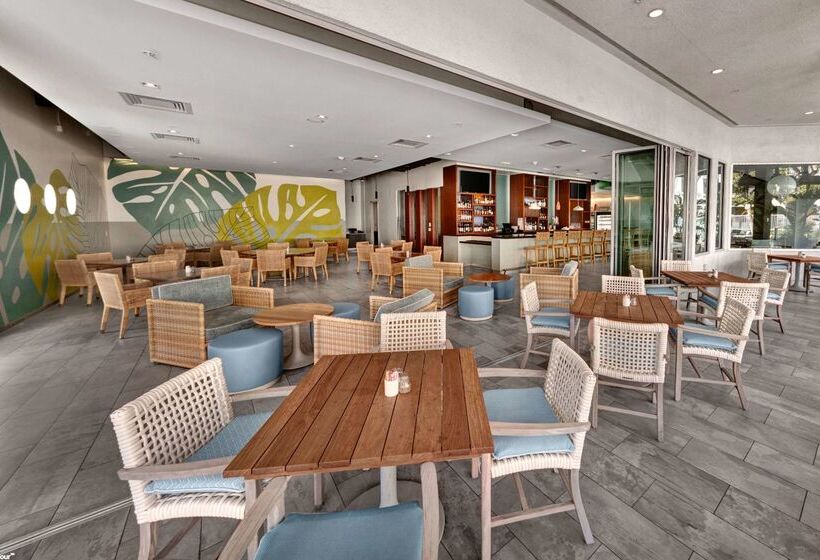 בית מלון כפרי Mdr Marina del Rey, a Doubletree by Hilton