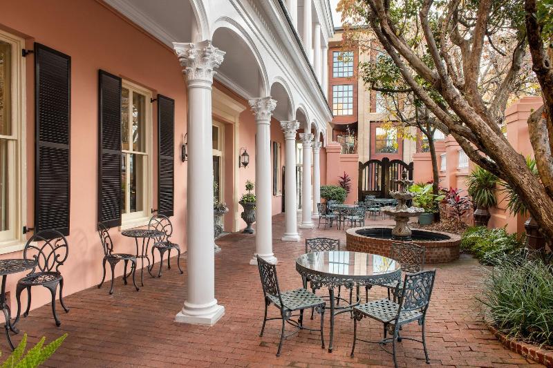 Отель Meeting Street Inn