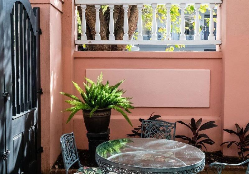 Отель Meeting Street Inn