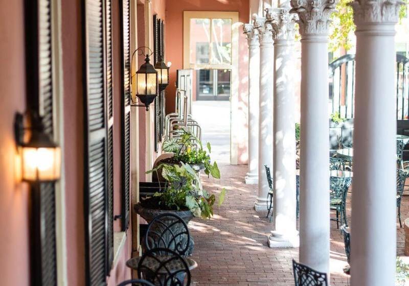 Отель Meeting Street Inn