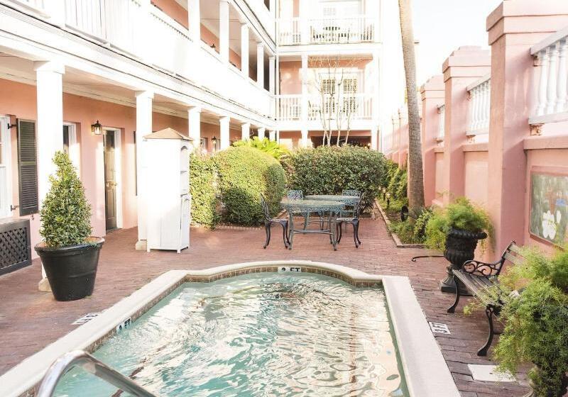 Отель Meeting Street Inn