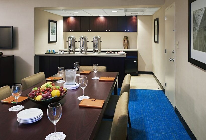 Отель Miami International Airport