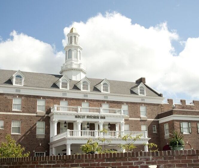 ホテル Molly Pitcher Inn