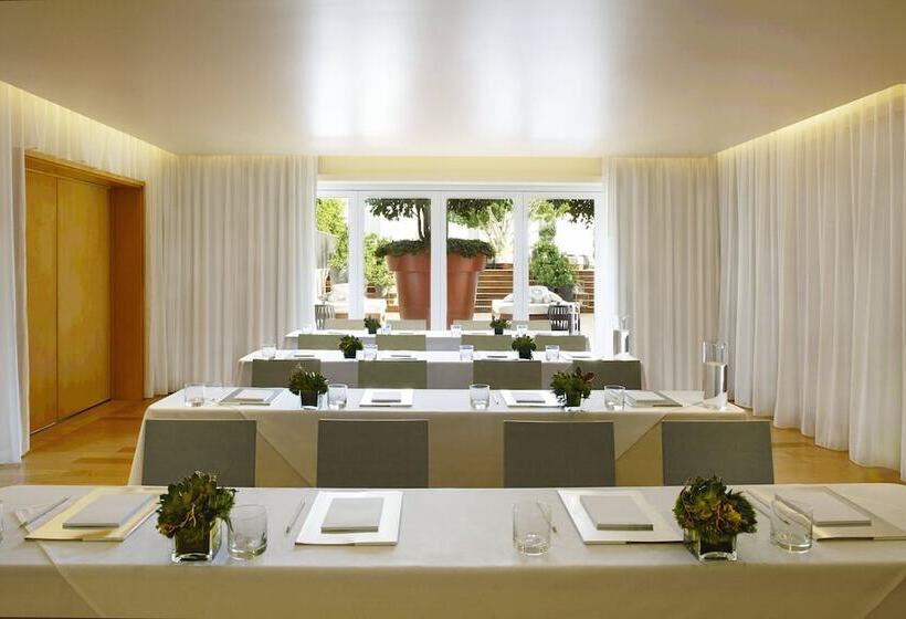 Отель Mondrian Los Angeles In West Hollywood