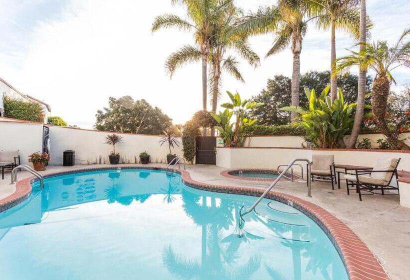 فندق Montecito Inn