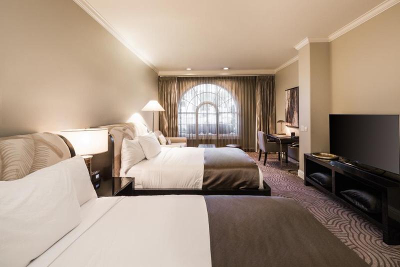 فندق Montecito Inn