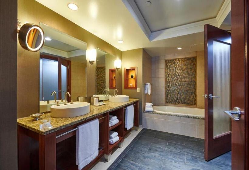 فندق Mount Airy Casino Resort   Adults Only 21 Plus