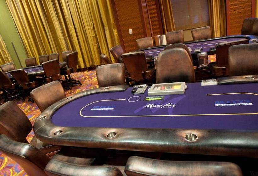 فندق Mount Airy Casino Resort   Adults Only 21 Plus