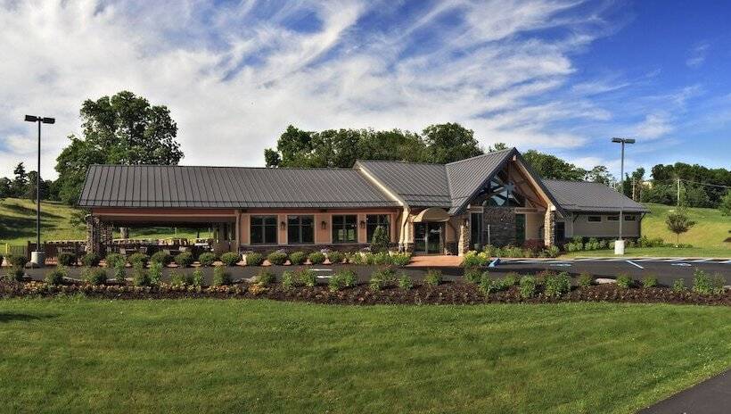 فندق Mount Airy Casino Resort   Adults Only 21 Plus