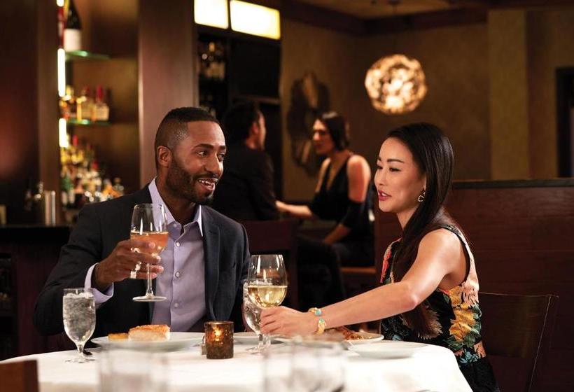 فندق Mount Airy Casino Resort   Adults Only 21 Plus