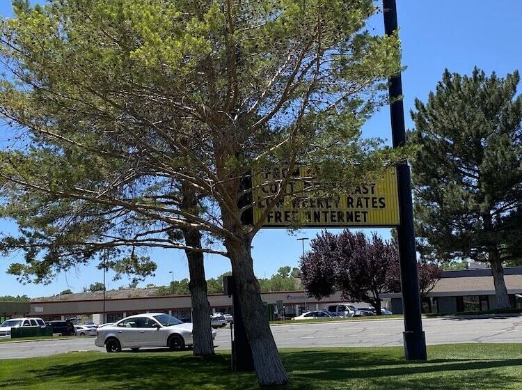 ホテル National 9 Inn Price