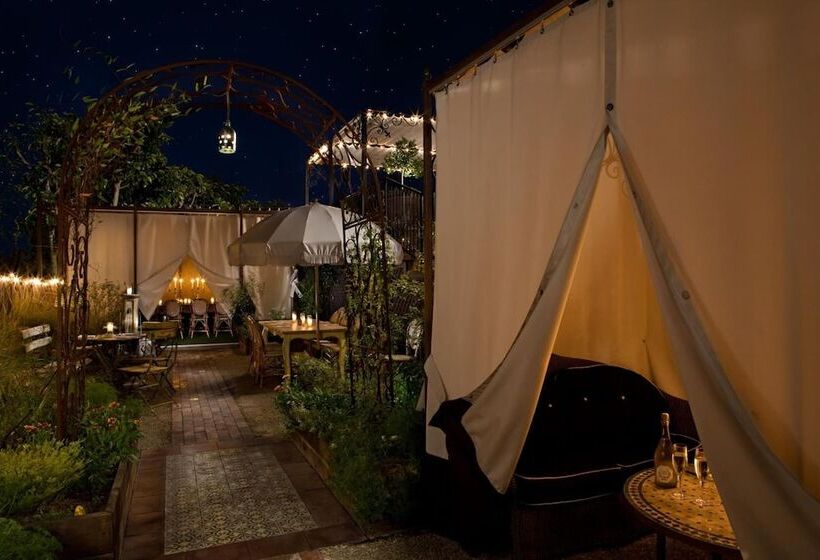 Отель Petit Ermitage