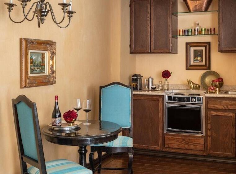 Отель Petit Ermitage